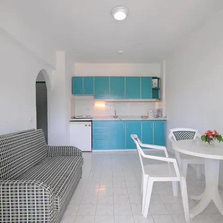 Rayon Apartmanhotel 2*